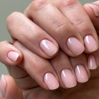 Beautiful gel manicure by Amelia Studio